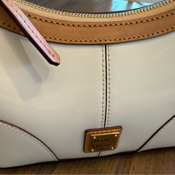 Dooney & Bourke Patent Leather Baguette White Shoulder Bag. NWOT - Picture 3 of 8